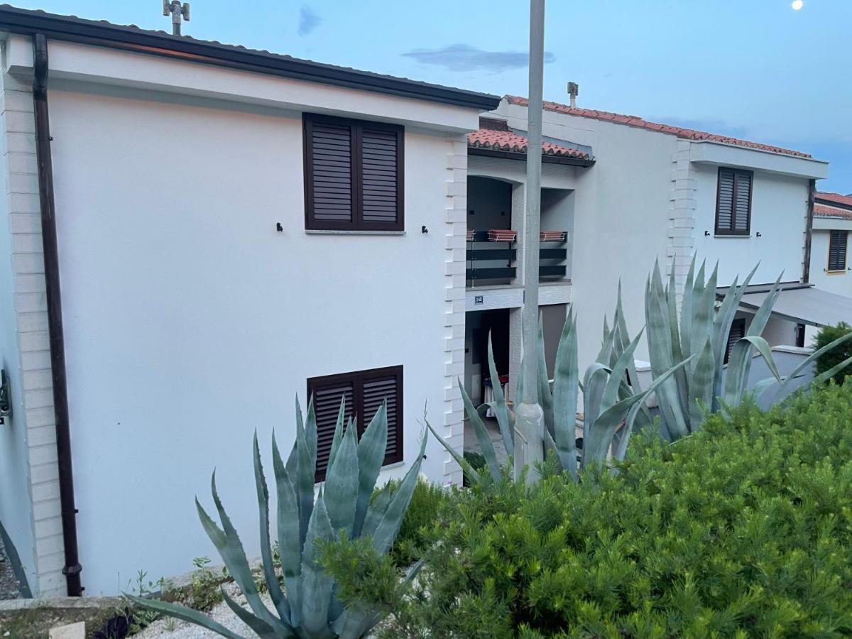 Residence4A-Appartamento Rosso Ravni Ngoại thất bức ảnh